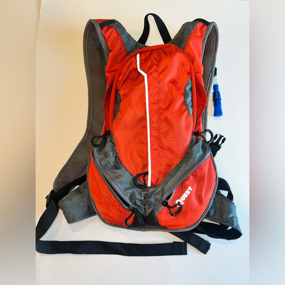 Quest Hydration Pack Backpack 2‎ Liter Orange Hiking Bag Water Bladder - Picture 2 of 6